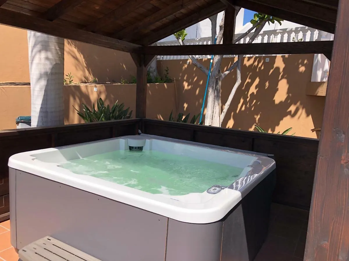 Villa De Lujo Que Mira Al Mar La Oliva Spanien