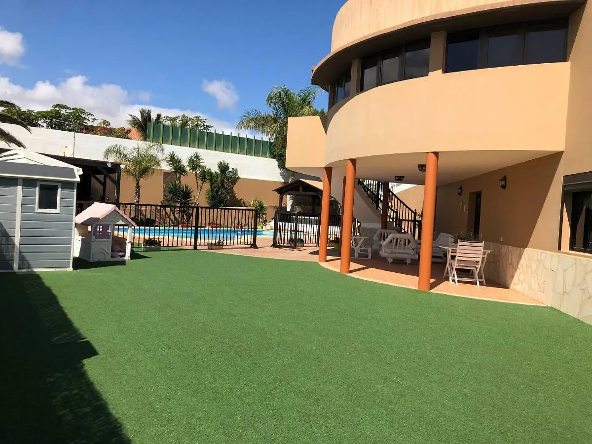 Villa De Lujo Que Mira Al Mar La Oliva