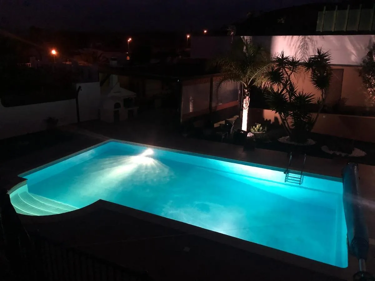 Villa De Lujo Que Mira Al Mar La Oliva